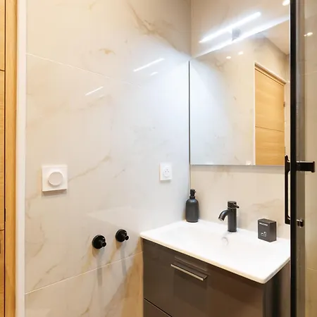 Santa Cruz Yourhosthelper *