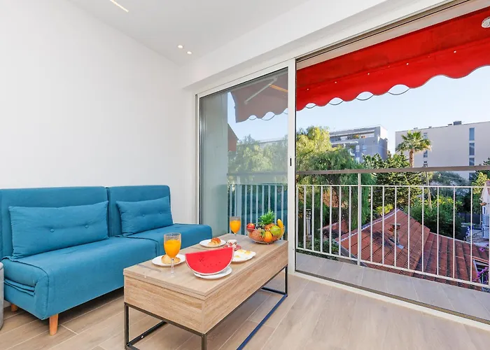 Santa Cruz Yourhosthelper *